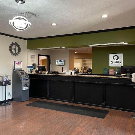 Quality Inn Frontier At Us Hwy 30 Clinton Bagian luar foto