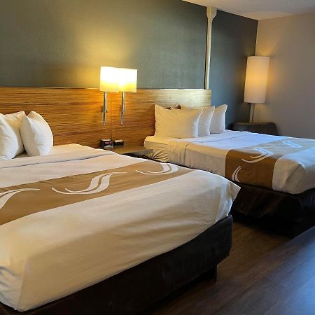 Quality Inn Frontier At Us Hwy 30 Clinton Bagian luar foto