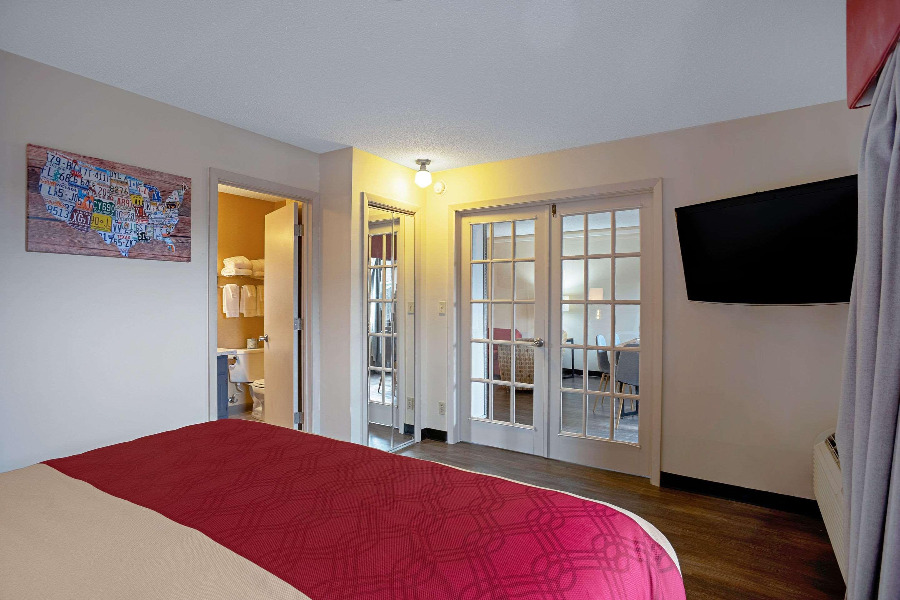 Quality Inn Frontier At Us Hwy 30 Clinton Bagian luar foto
