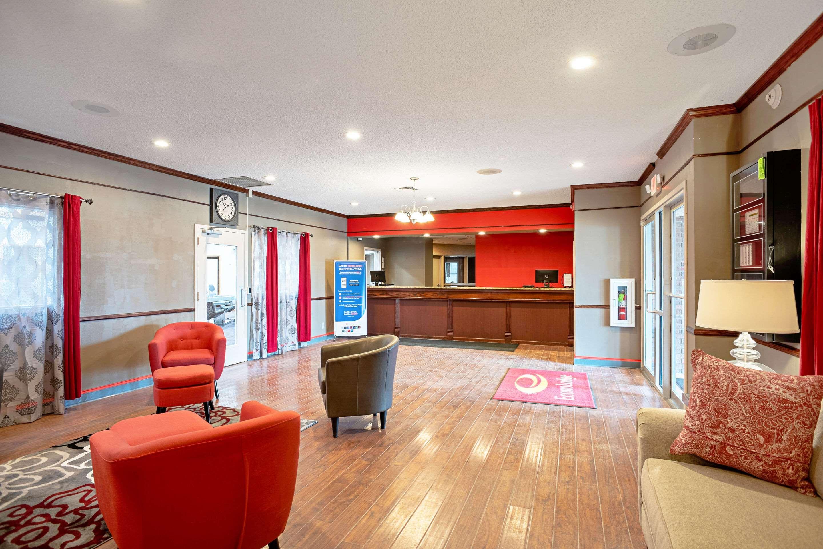 Quality Inn Frontier At Us Hwy 30 Clinton Bagian luar foto