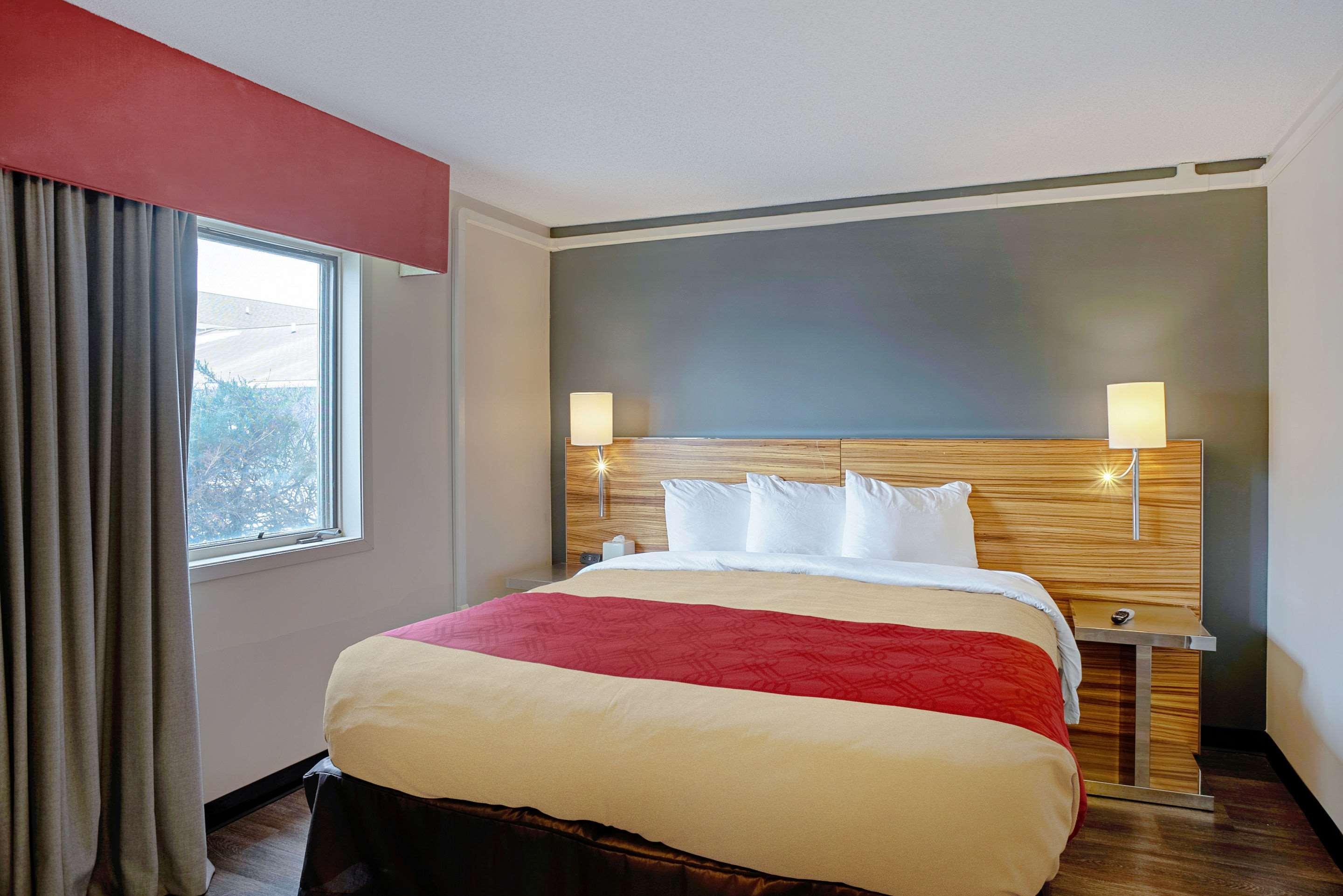 Quality Inn Frontier At Us Hwy 30 Clinton Bagian luar foto