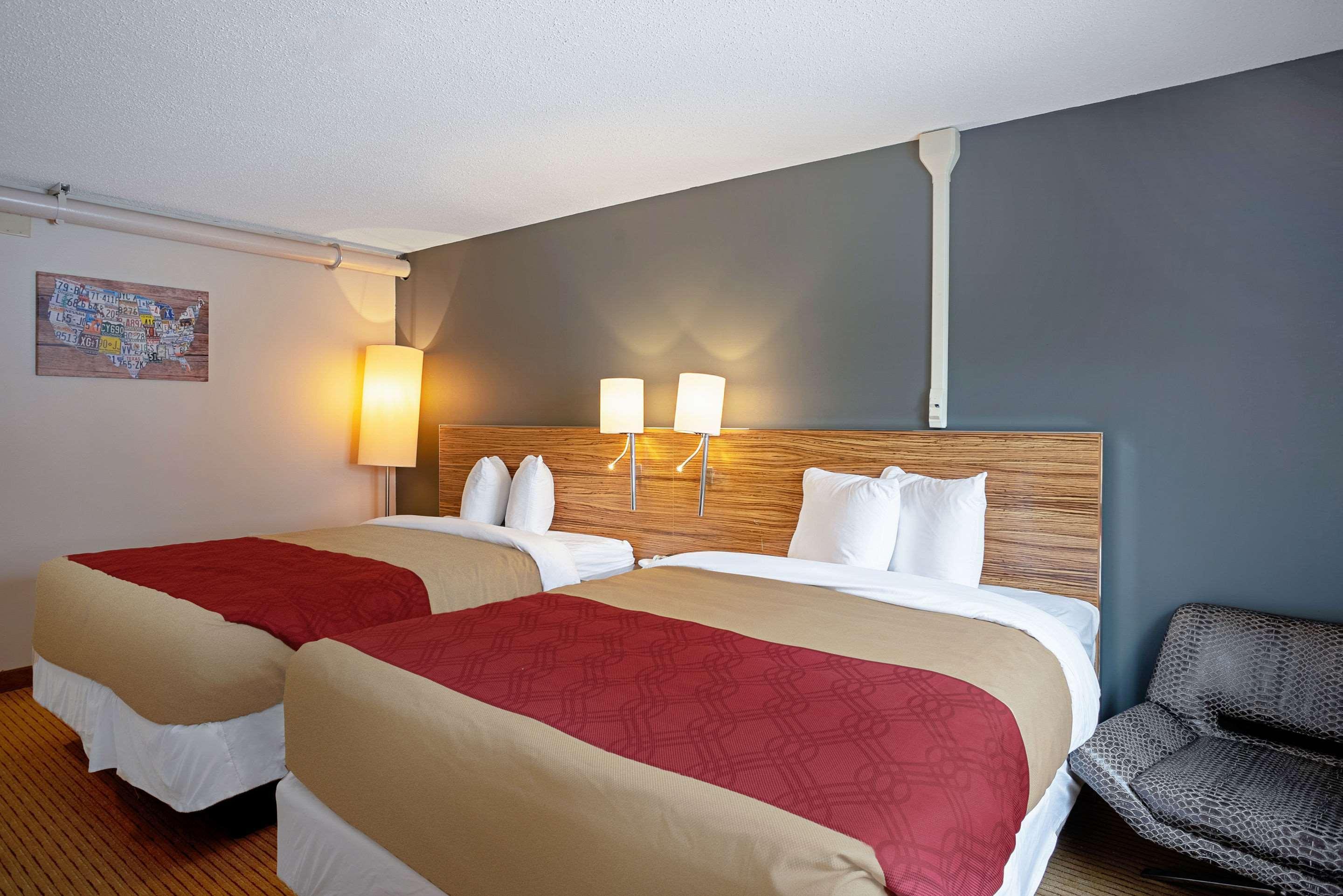Quality Inn Frontier At Us Hwy 30 Clinton Bagian luar foto