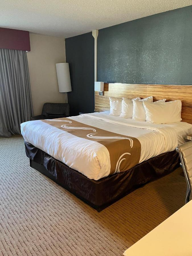 Quality Inn Frontier At Us Hwy 30 Clinton Bagian luar foto