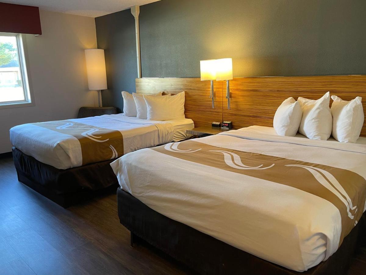 Quality Inn Frontier At Us Hwy 30 Clinton Bagian luar foto