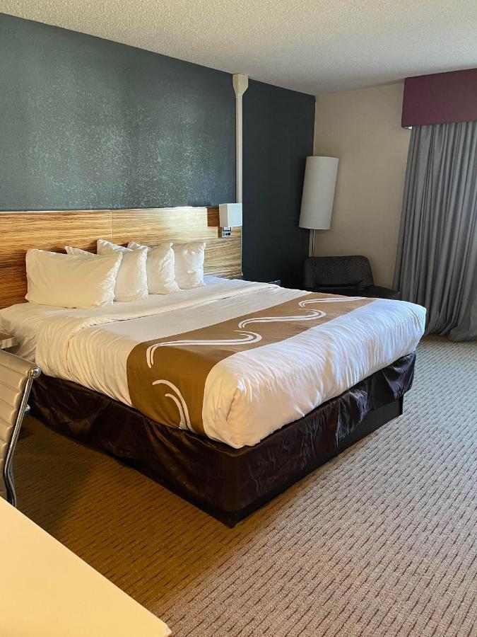 Quality Inn Frontier At Us Hwy 30 Clinton Bagian luar foto