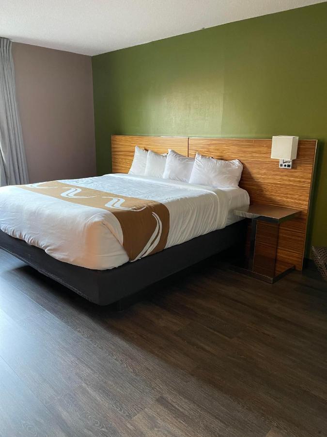 Quality Inn Frontier At Us Hwy 30 Clinton Bagian luar foto