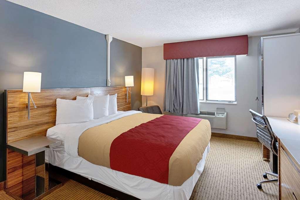 Quality Inn Frontier At Us Hwy 30 Clinton Ruang foto